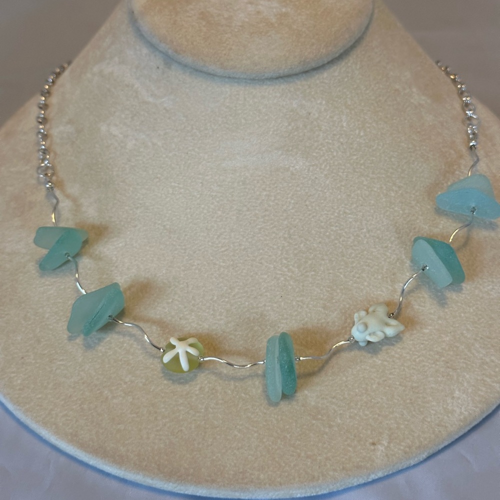 💕🌈💕LynneAnn’s Trinkets Handmade & Drilled Sea Glass Necklace SS chain 20”